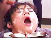 ぶっかけ、めがね、顔射の企画女優動画イメージ