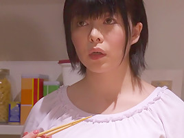 ぽっちゃり色白な人妻の緒川凛が登場するドラマ仕立ての動画です！