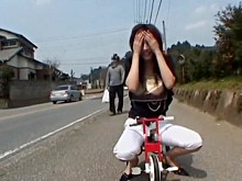ギャル、羞恥、野外の企画女優動画イメージ