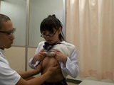 イタズラ、めがね、女子校生の企画女優動画イメージ