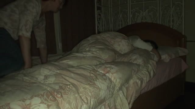 スレンダー、姉、近親相姦の企画女優動画イメージ